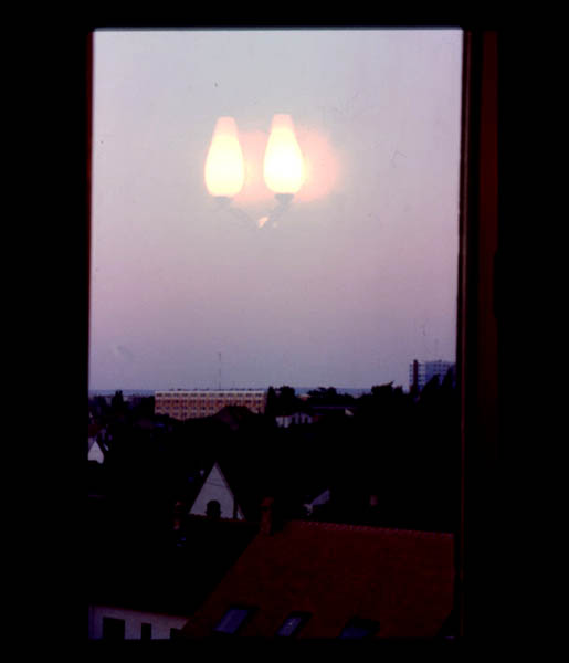 lampe dans la fenetre